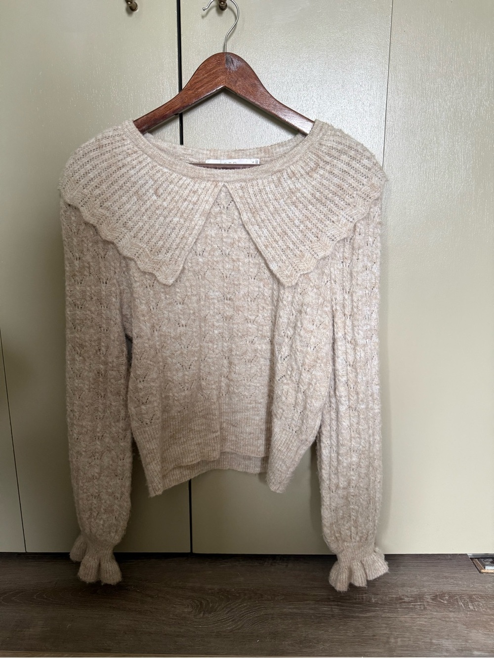 ASTR The Label Ivory Scalloped Collar Knit Sweater S